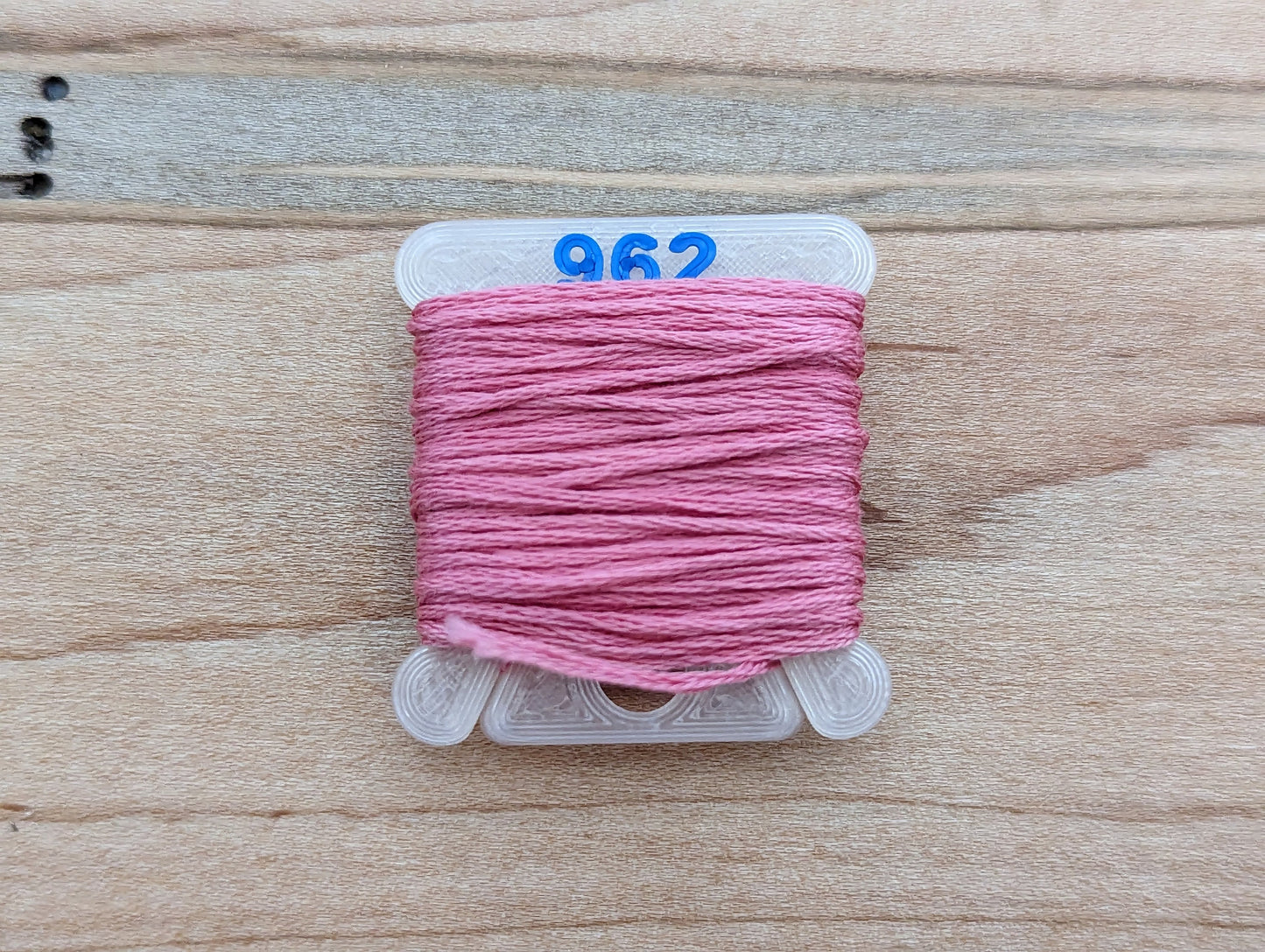The Boss Bobbins - 2mm Floss Bobbins with Imprinted Numbers - Full Standard DMC Set